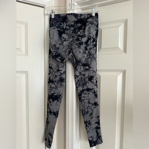 Tie-Dye Leggings with Butt Scrunch